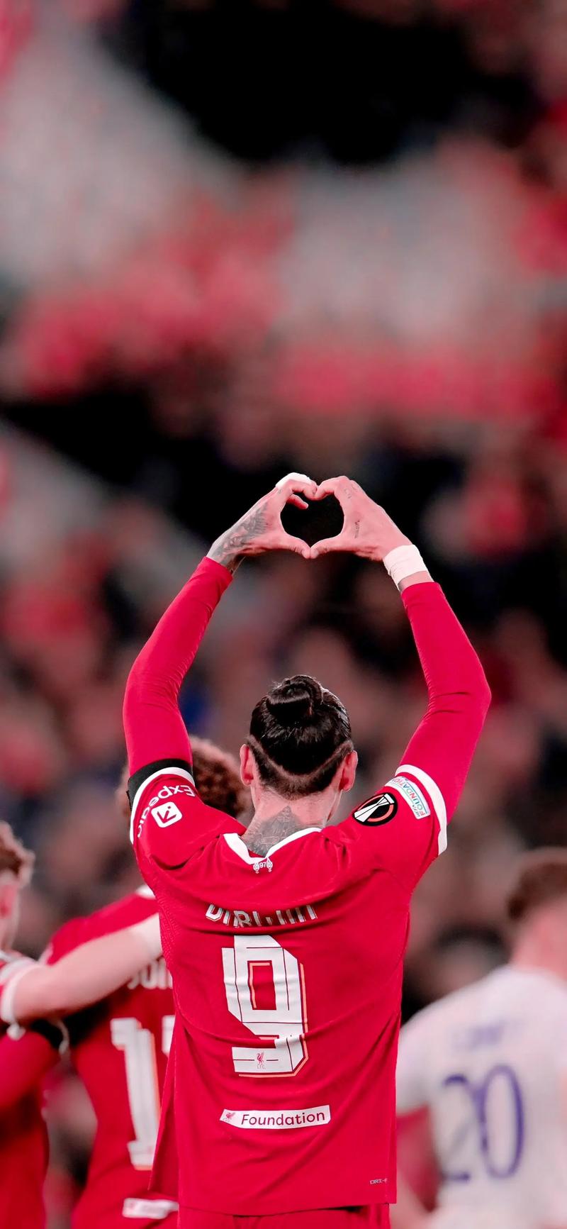 点射得分，凯文-迪克斯成为历史首位在德甲进球的印尼球员（凯文-迪克斯点球破门，成德甲史上首位进球的印尼球员）