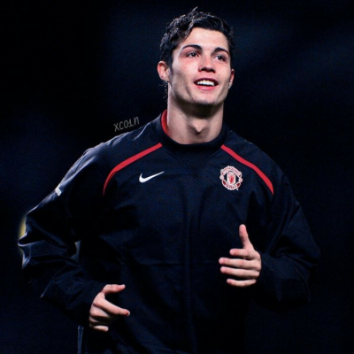 斯洛特帅位风雨飘摇！12战9败陷下课危机（斯洛特执教前景告急：近12战吞9败，帅位岌岌可危）