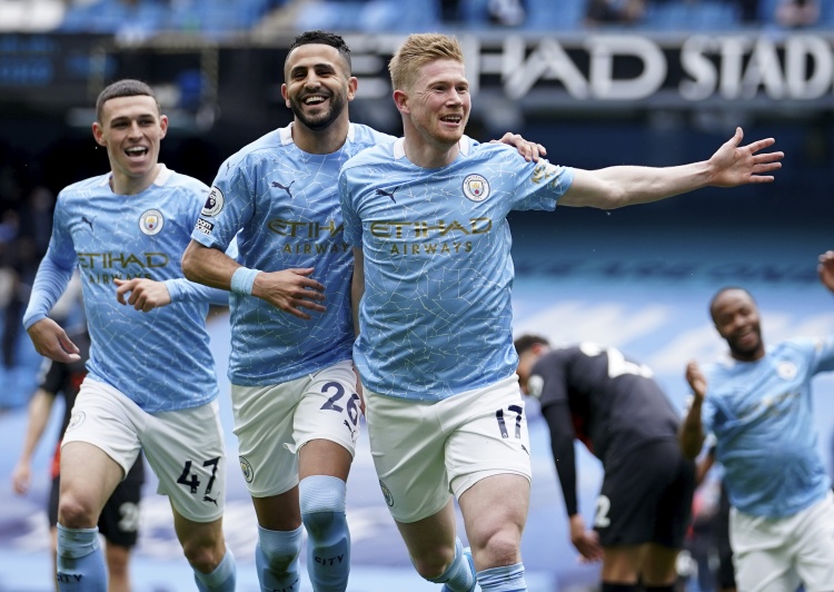 魔鬼赛程前闹内讧！利物浦遭遇四大危机，争四成球队终极目标（魔鬼赛程将至先起内讧！利物浦陷四重危机，争四或成唯一目标）