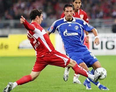 国安备战足协杯决赛，法比奥入选，韩佳奇随队助战，球队士气高昂。（国安冲刺足协杯决赛：法比奥入选名单，韩佳奇随队出征，士气正旺）