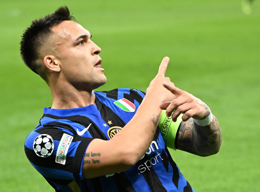 哈兰德百球：左脚71+右脚11，头球11个，其他部位1球（哈兰德百球构成：左脚71球、右脚11球、头球11球、其他1球）