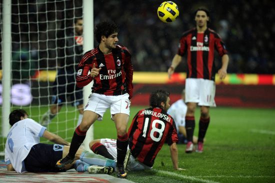 德佩荷兰队史自然年客场进球数第2，仅次于范巴斯滕（德佩在荷兰队史自然年客场进球数排名第二，仅次范巴斯滕）