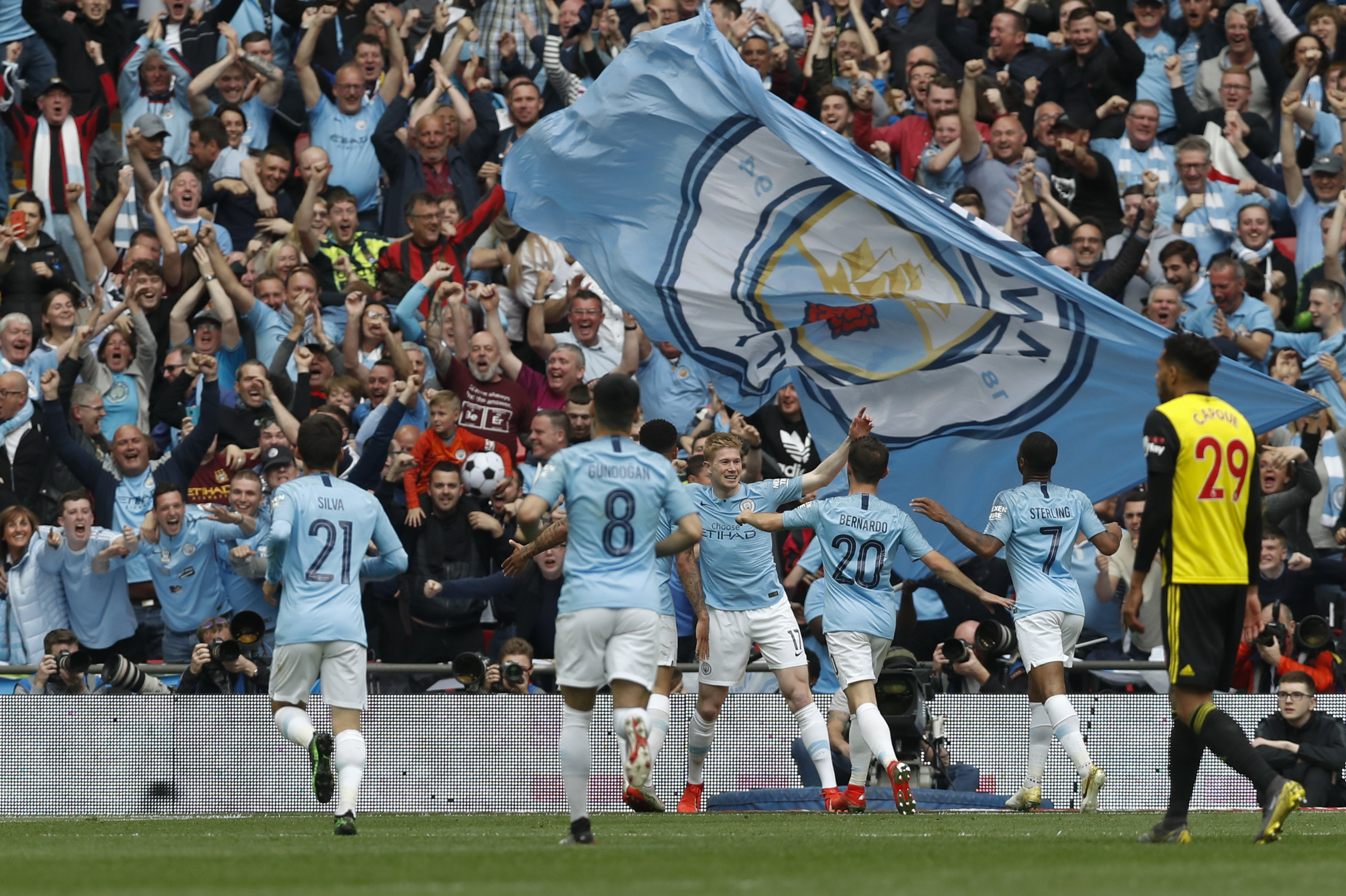 切尔西vs纽卡全场数据：控球率53-47，射门9-11（切尔西对阵纽卡全场统计：控球53%-47%，射门9比11）