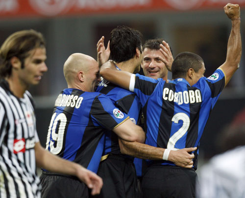 半场战报：弗赖堡2-0美因茨，格里福建功，库布勒破门（半场速报：弗赖堡2-0领先美因茨，格里福与库布勒先后破门）