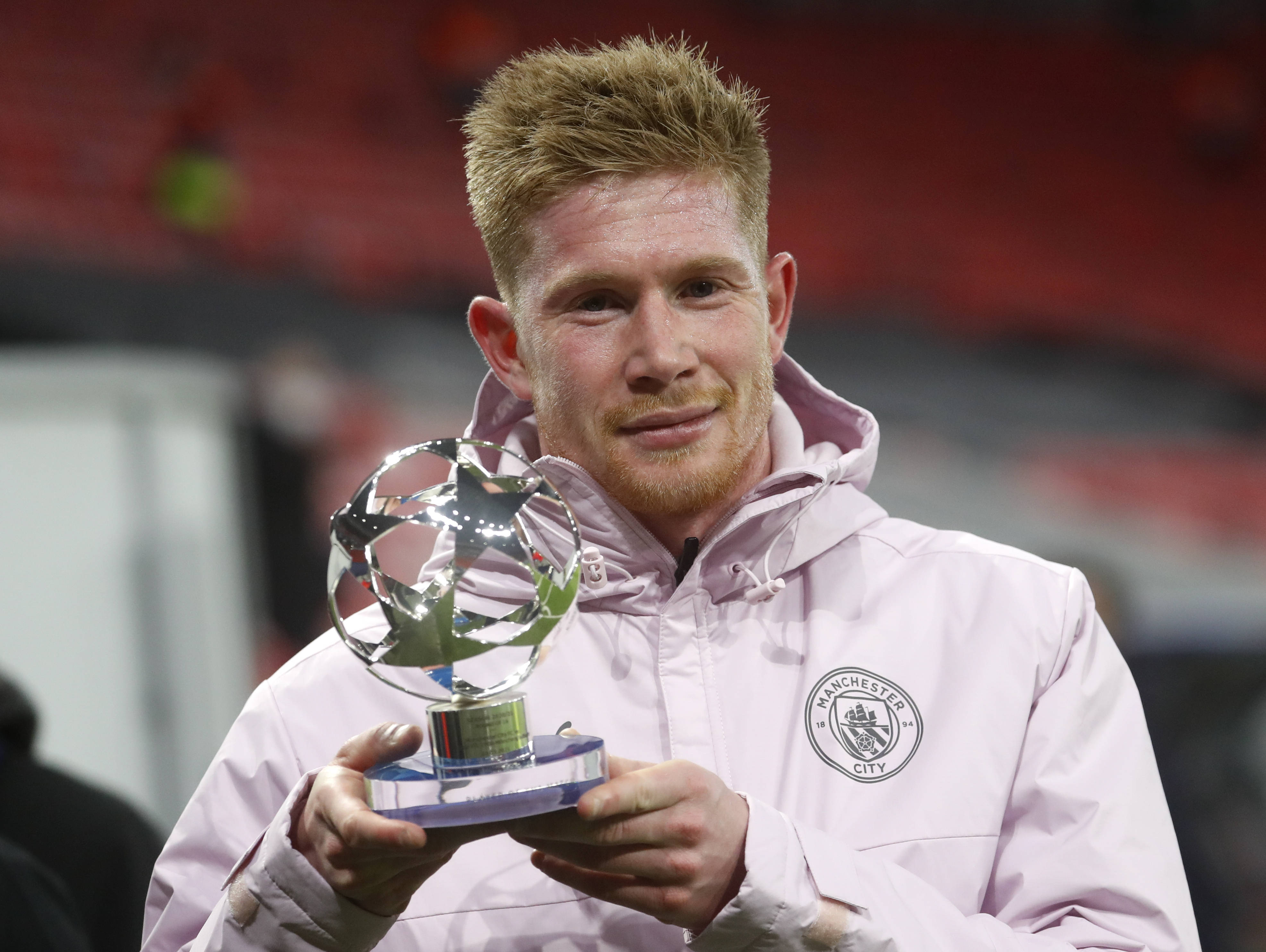 篮球CBA季后赛门票售罄，黄牛加价300%（CBA季后赛一票难求，黄牛价飙至原价三倍）