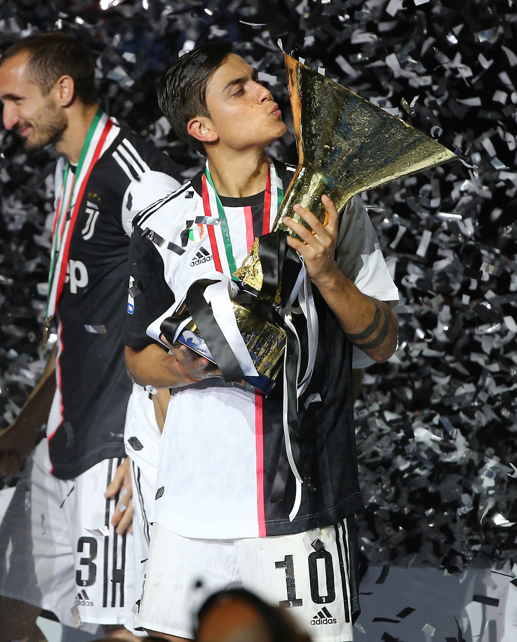 足球西甲主帅临场调整收获成效（足球西甲主帅临场变招见效）