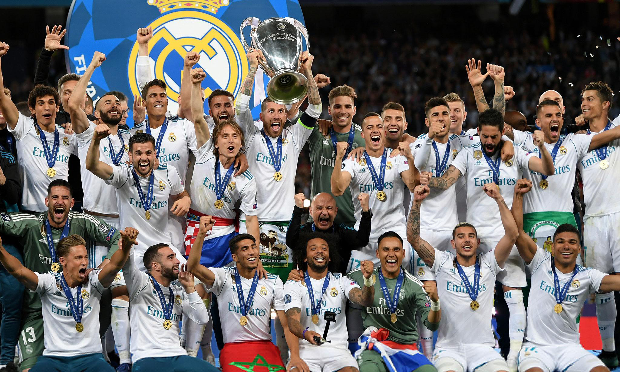 中甲战报：莱昂纳多传射，重庆铜梁龙2-0嘉定汇龙升入中超（中甲赛报：莱昂纳多传射建功，重庆铜梁龙2比0击败嘉定汇龙冲超成功）