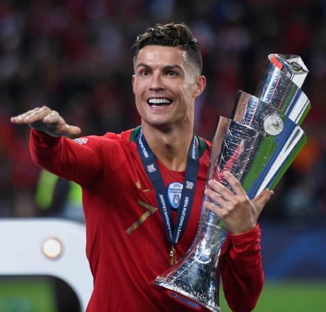 空接之城重聚！保罗更新社媒，晒出与格里芬、小乔丹视频通话（空接之城再聚首：保罗社媒晒与格里芬、小乔丹视频连线）