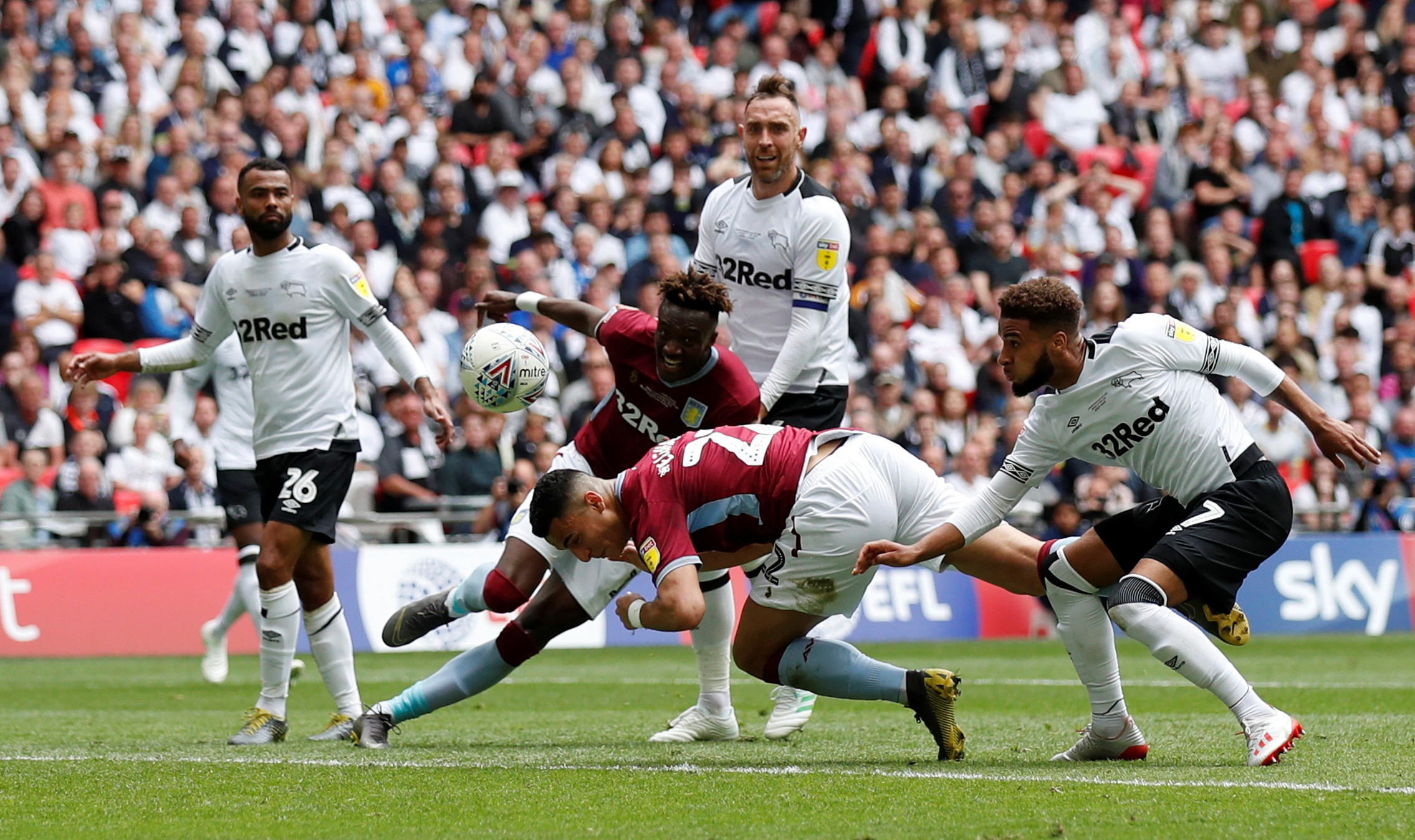 恭喜！孙铭徽超越胡雪峰，升至CBA常规赛历史助攻榜第4位（孙铭徽超越胡雪峰，跻身CBA常规赛历史助攻榜第4位）