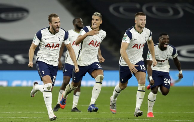 替补球员凯恩梅开三度 拜仁5‑0血洗斯图加特（凯恩替补戴帽，拜仁5-0大胜斯图加特）