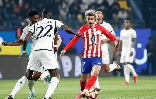 德天空：法兰克福和阿贾克斯谈17岁小将斯图尔的转会，想明夏引进（德天空：法兰克福与阿贾克斯磋商17岁小将斯图尔转会，目标明夏签下）