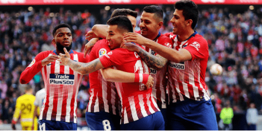 TA：赢球正成为枪手的一种习惯；诺伊尔在定位球防守上很脆弱（TA：阿森纳赢球已成常态；诺伊尔在定位球防守上显脆弱）