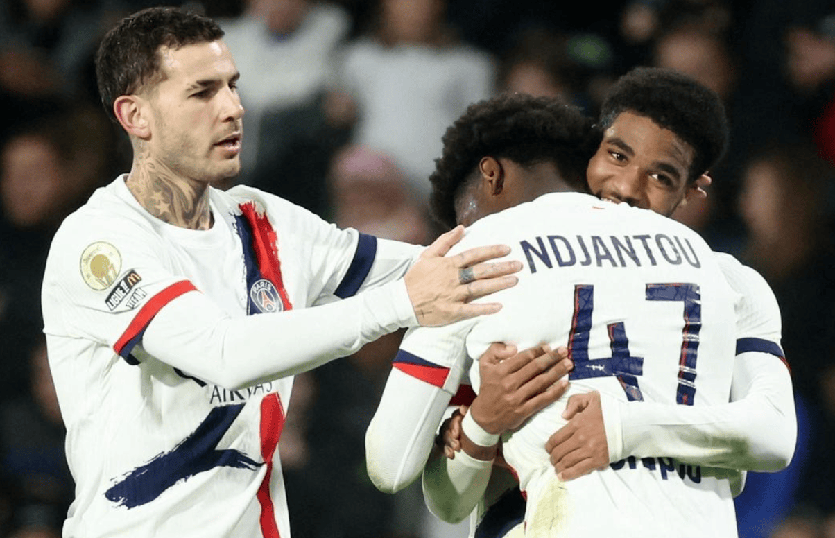 前热刺球探金认为拉什福德缺乏忠诚，不打算签下他，尽管热刺对他的转会传闻不断。（前热刺球探金称拉什福德欠缺忠诚，虽转会传闻不止仍拒签）