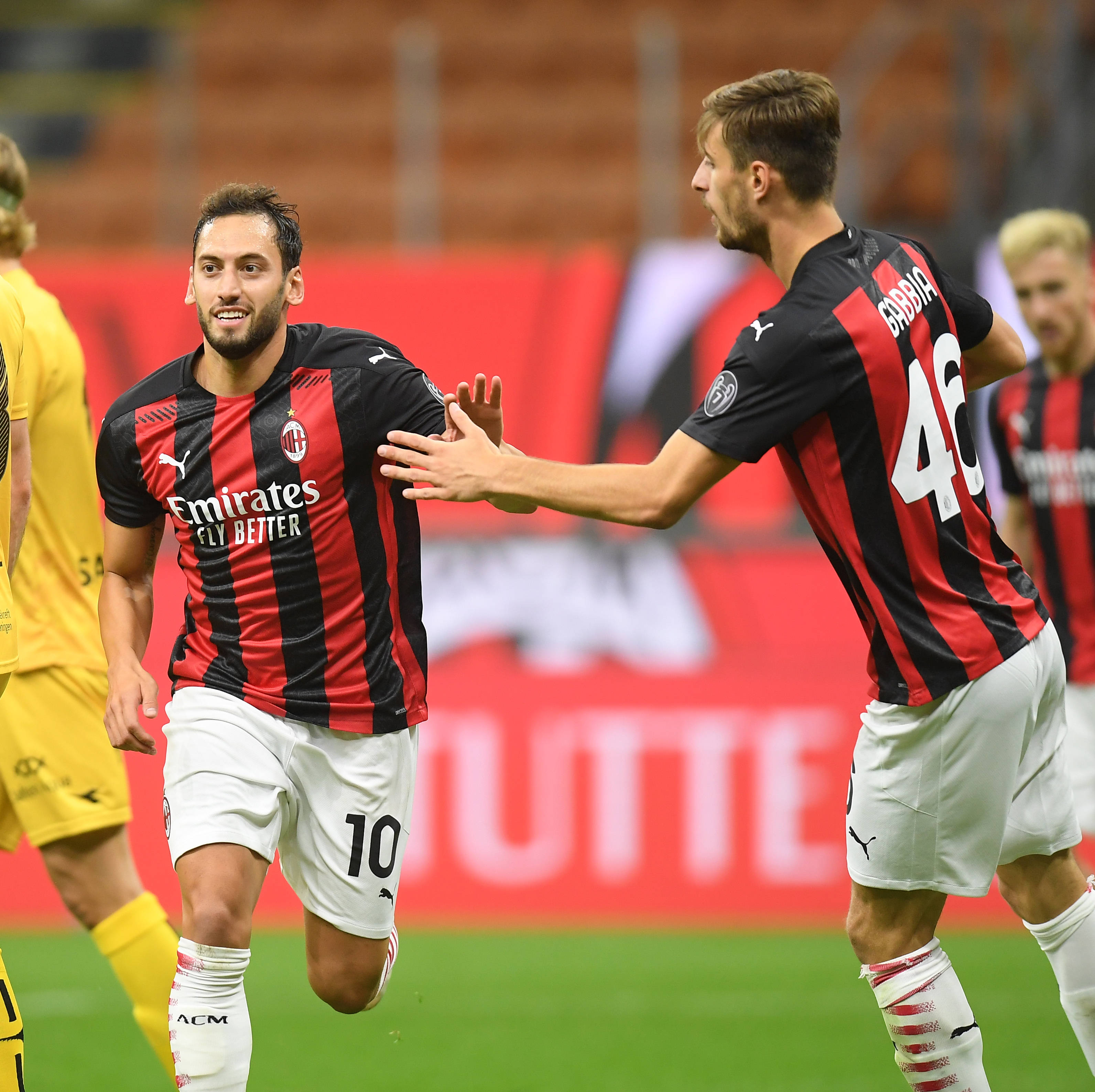 足坛年度十大新闻出炉，各界议论不断